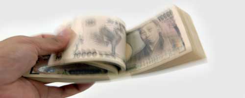 手に持ったお金